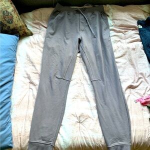 Men’s light purpleish medium lululemon athletic sweatpants, perfect condition